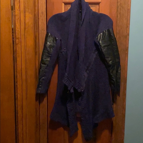 Navy cardigan with faux leather sleeves - Picture 2 of 10